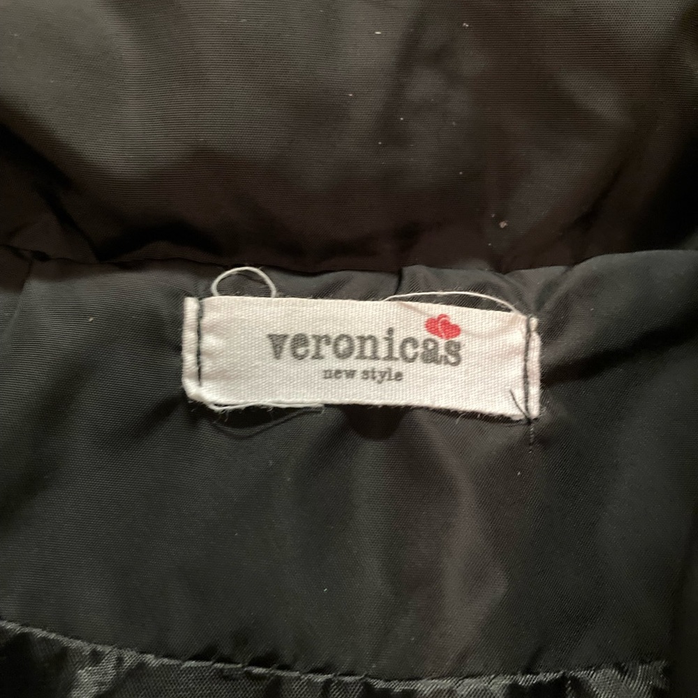 Black puffer vest! Great condition - Picture 5 of 7
